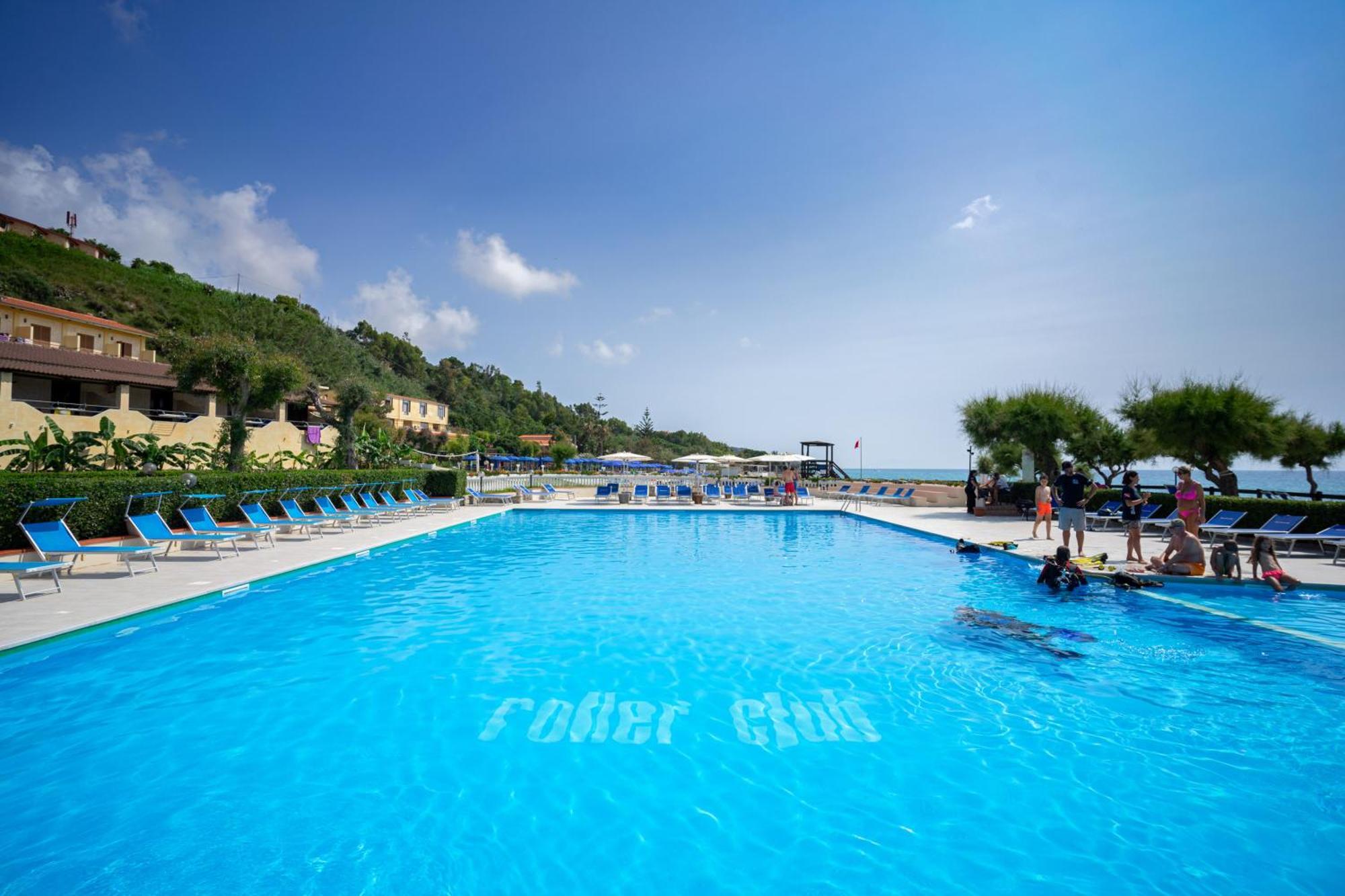 Hotel Villaggio Roller Club Ricadi Exterior foto