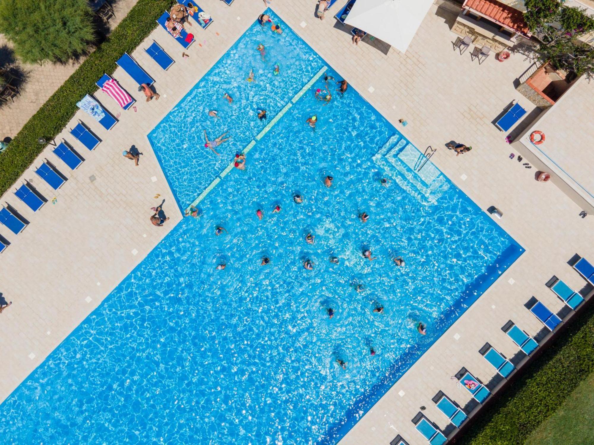 Hotel Villaggio Roller Club Ricadi Exterior foto