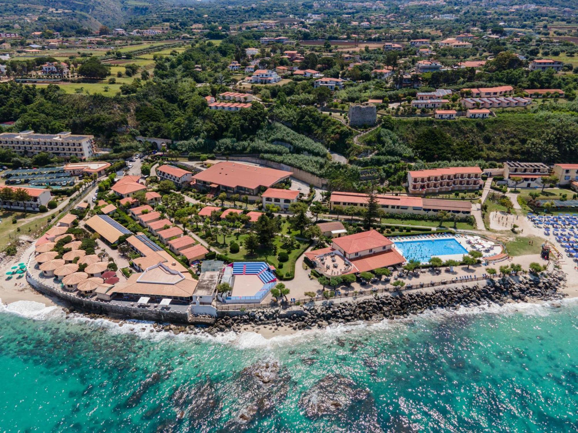 Hotel Villaggio Roller Club Ricadi Exterior foto