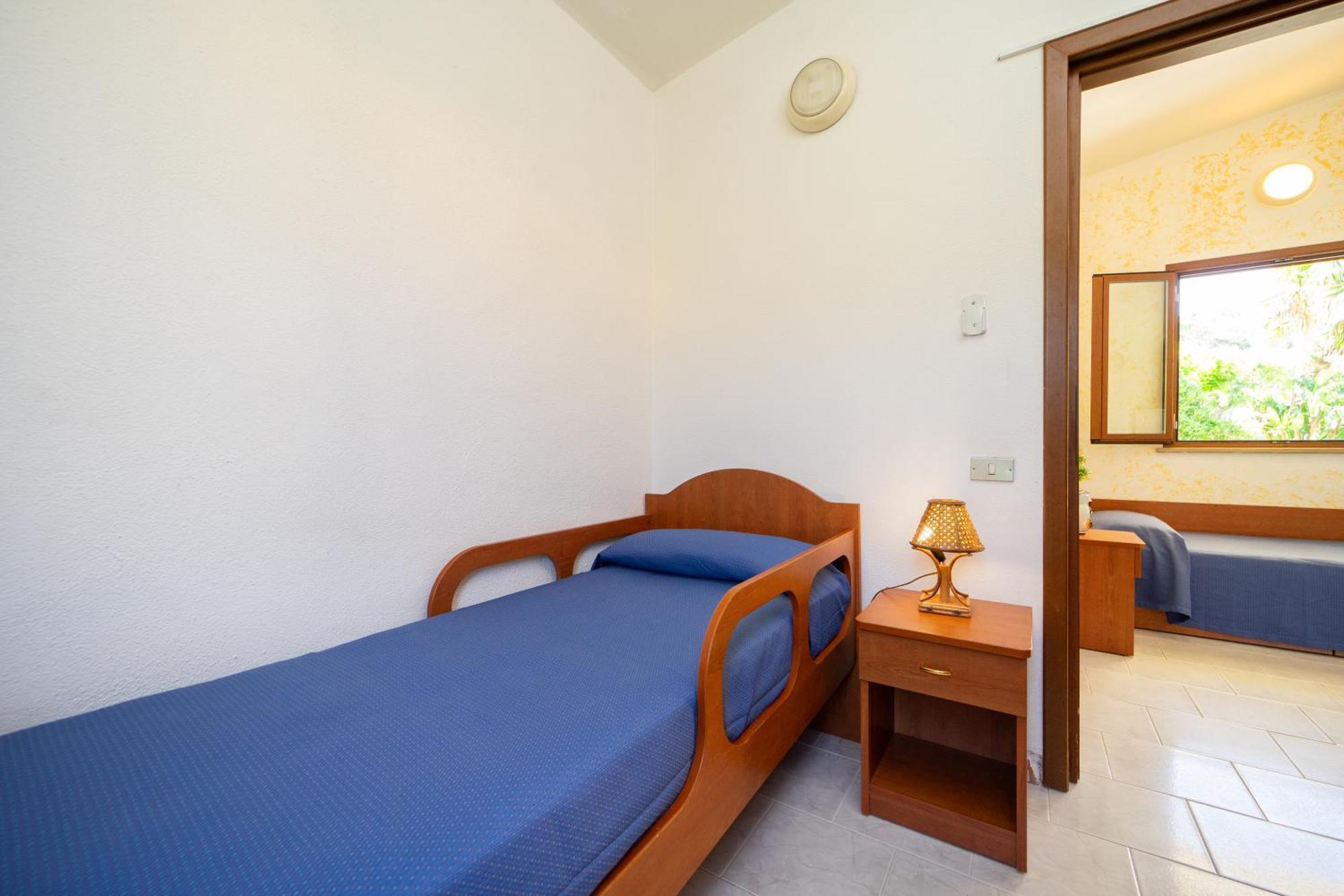 Hotel Villaggio Roller Club Ricadi Habitación foto